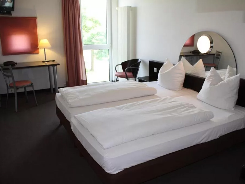 AK1 Hotel vor den Inseln Usedom und Rügen. Stettiner Haff